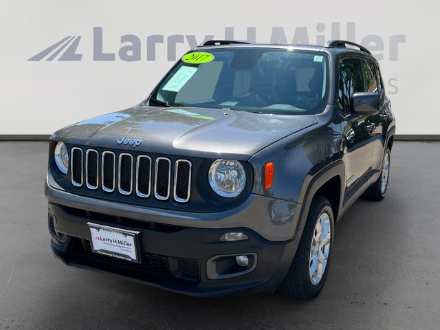 2017 Jeep Renegade Latitude 4x4! LOW MILES!
